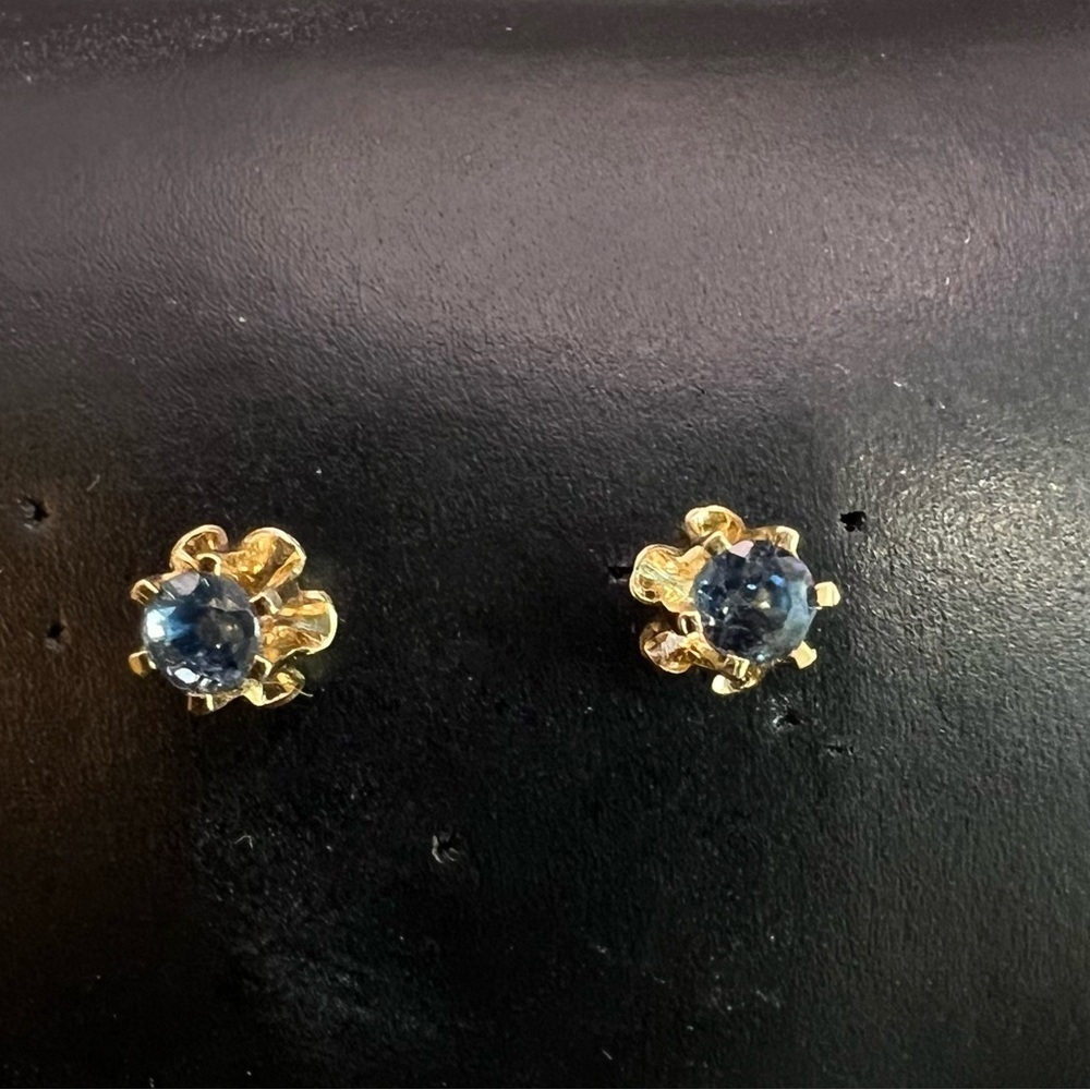 14K YELLOW GOLD SAPPHIRE BUTTERCUP DAINTY SETTING STUDS 🦋 - Picture 13 of 17